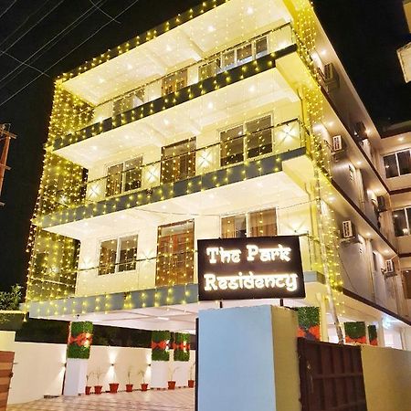 Hotel The Park Residency Dehradun Esterno foto