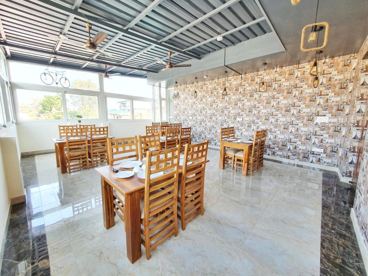 Hotel The Park Residency Dehradun Esterno foto