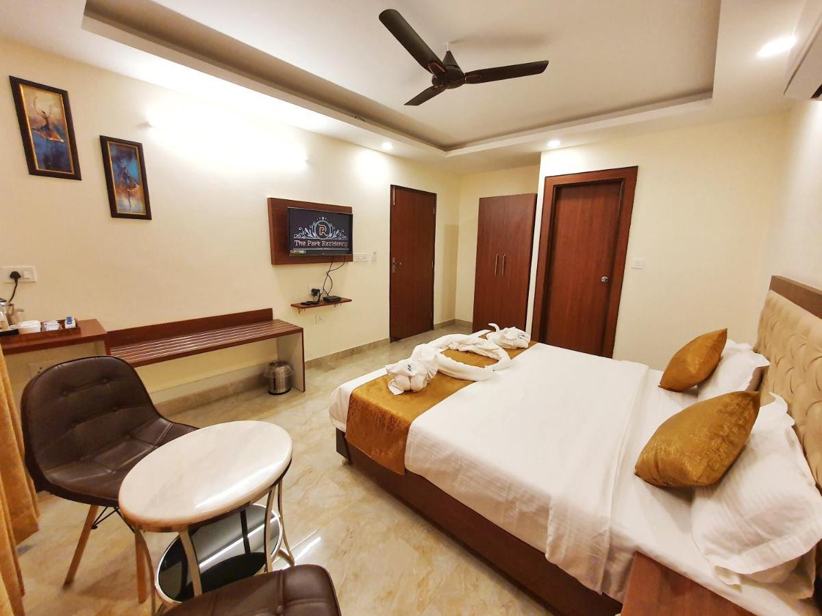 Hotel The Park Residency Dehradun Esterno foto