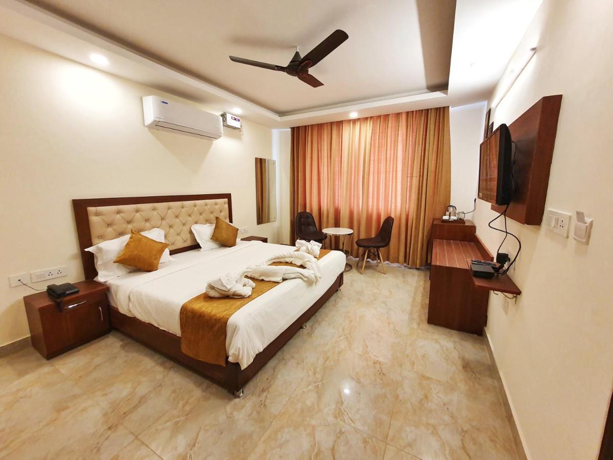 Hotel The Park Residency Dehradun Esterno foto